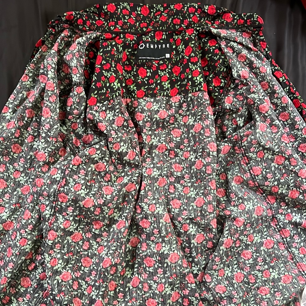 Dress shirt with rose designs